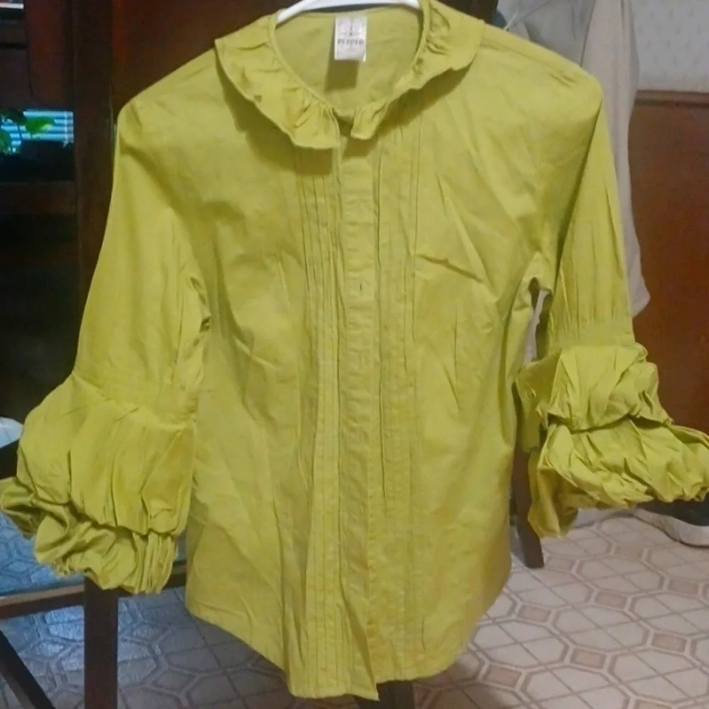 BEAUTIFUL BLOUSE! - Picture 1 of 5